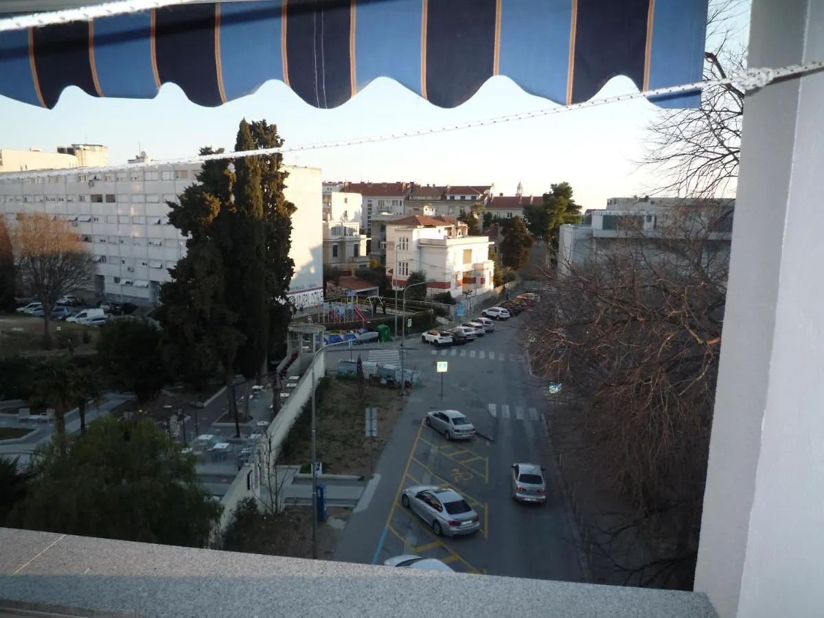Apartment Apartman Lara Split